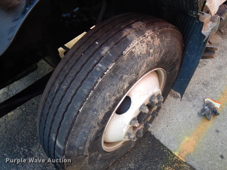 image for item KK9702 2016 Volvo VNL670  semi truck