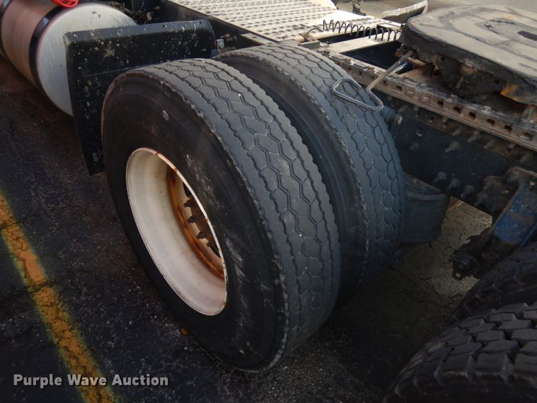 image for item KK9702 2016 Volvo VNL670  semi truck