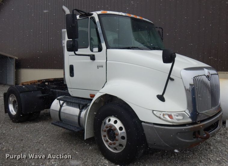 image for item KK9704 2005 International 8600  semi truck