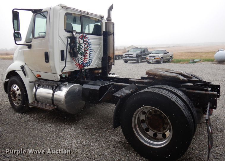 image for item KK9704 2005 International 8600  semi truck