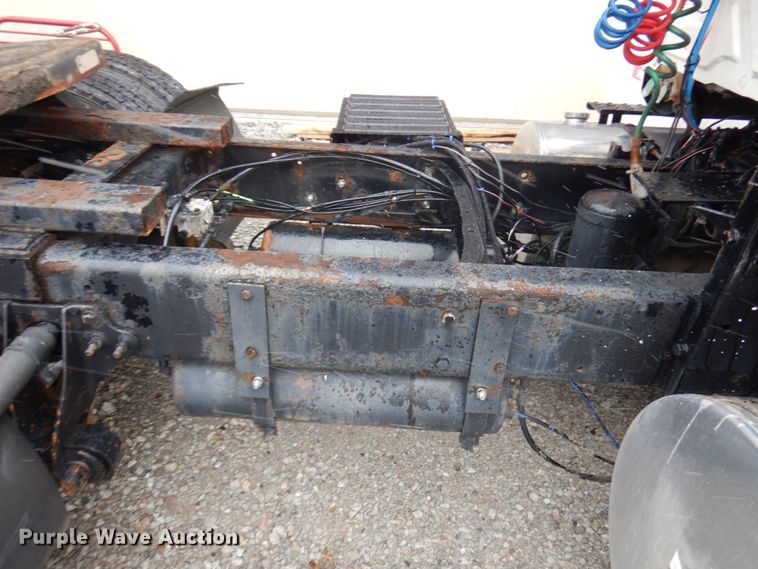 image for item KK9704 2005 International 8600  semi truck