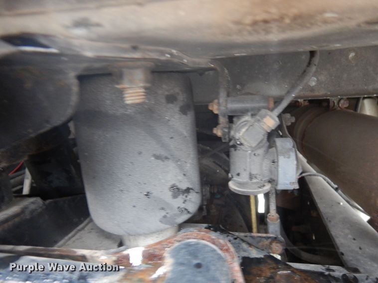 image for item KK9704 2005 International 8600  semi truck