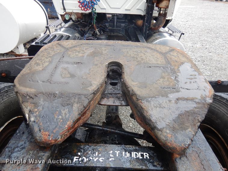 image for item KK9704 2005 International 8600  semi truck