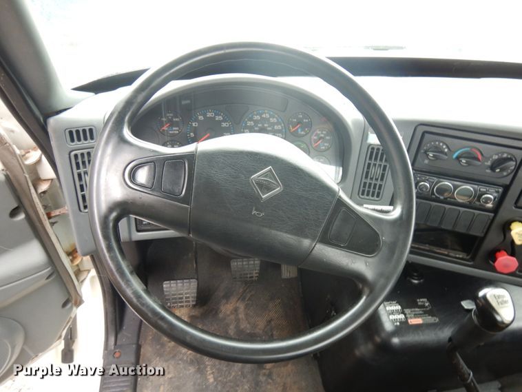 image for item KK9704 2005 International 8600  semi truck