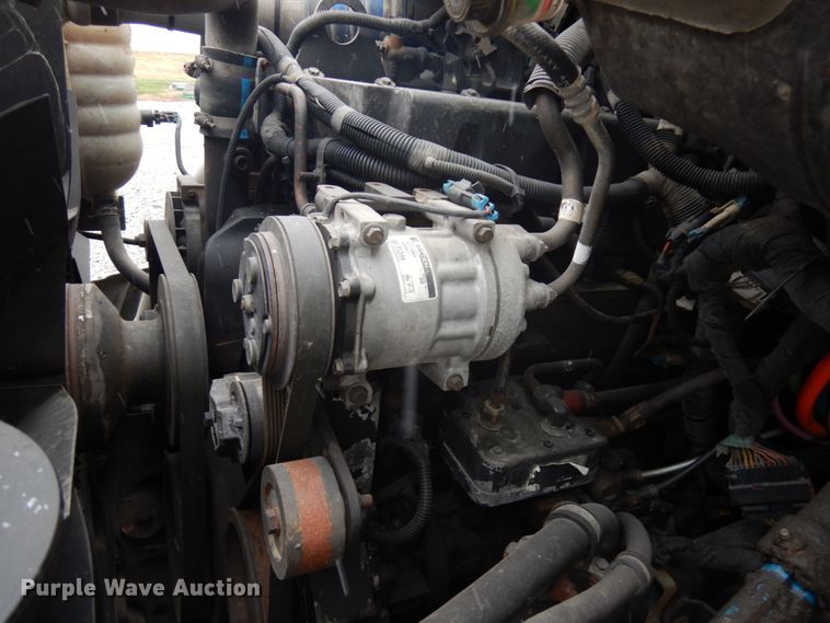 image for item KK9704 2005 International 8600  semi truck