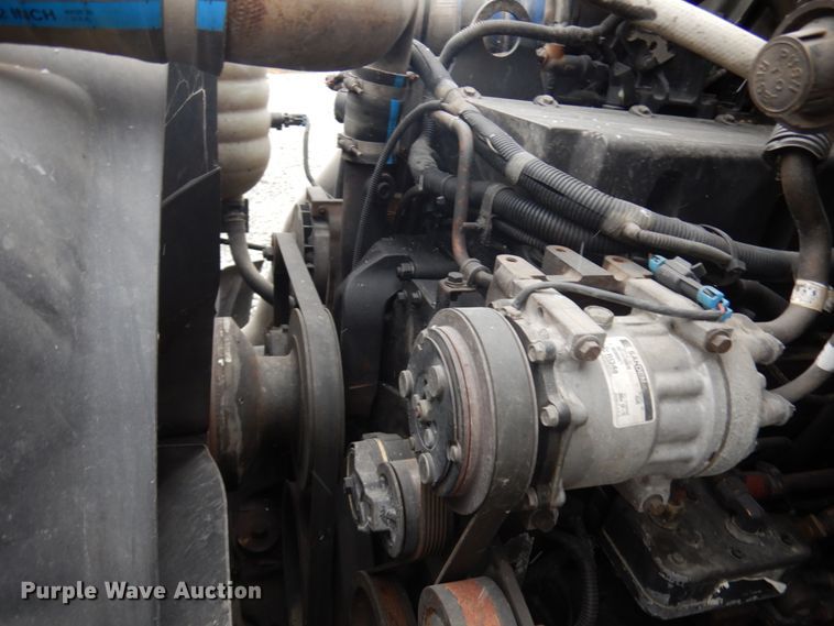 image for item KK9704 2005 International 8600  semi truck