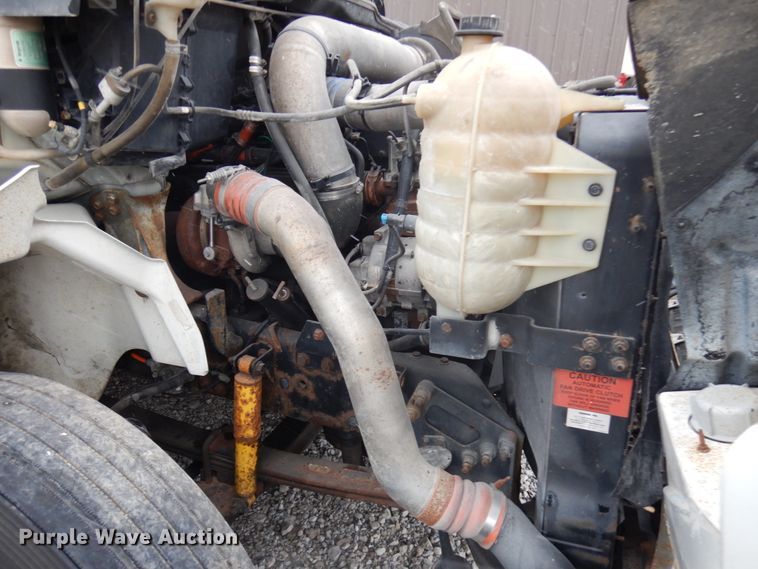 image for item KK9704 2005 International 8600  semi truck