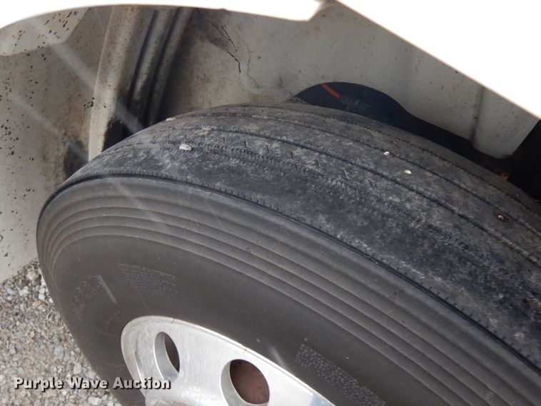 image for item KK9704 2005 International 8600  semi truck