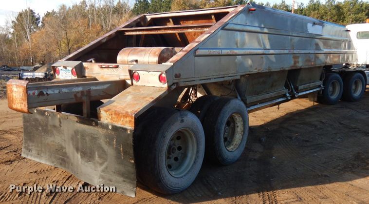 image for item KK9715 1972 Challenge Cook BDS 2520  bottom dump trailer