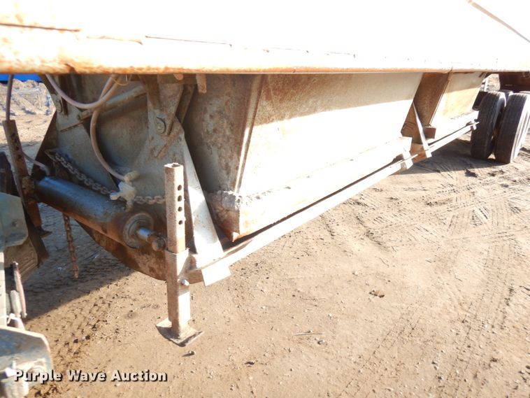 image for item KK9715 1972 Challenge Cook BDS 2520  bottom dump trailer