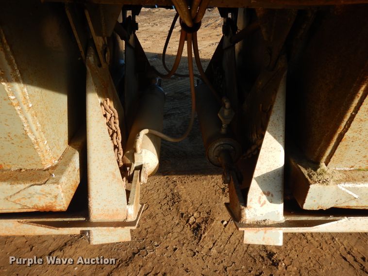 image for item KK9715 1972 Challenge Cook BDS 2520  bottom dump trailer