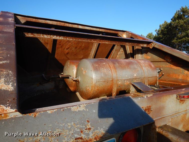 image for item KK9715 1972 Challenge Cook BDS 2520  bottom dump trailer