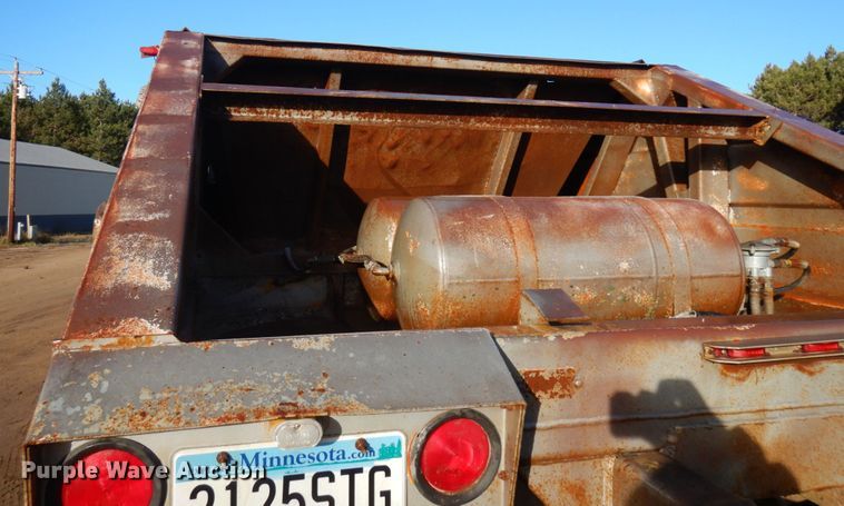 image for item KK9715 1972 Challenge Cook BDS 2520  bottom dump trailer