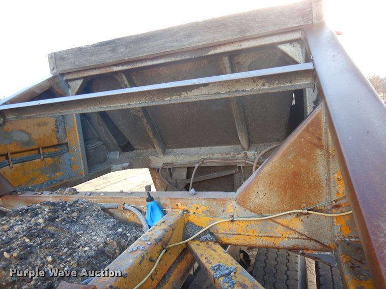 image for item KK9716 1972 Challenge Cook BDS 2520  bottom dump trailer