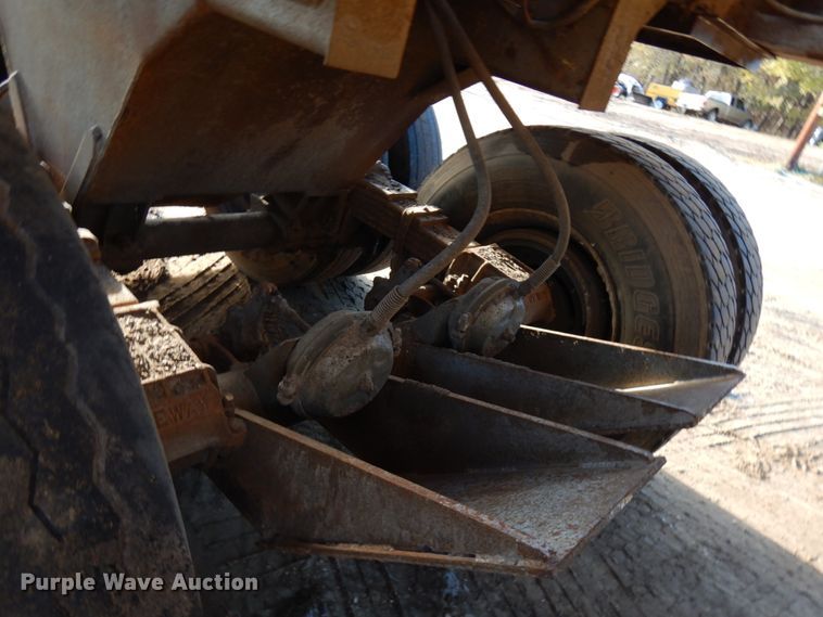 image for item KK9716 1972 Challenge Cook BDS 2520  bottom dump trailer