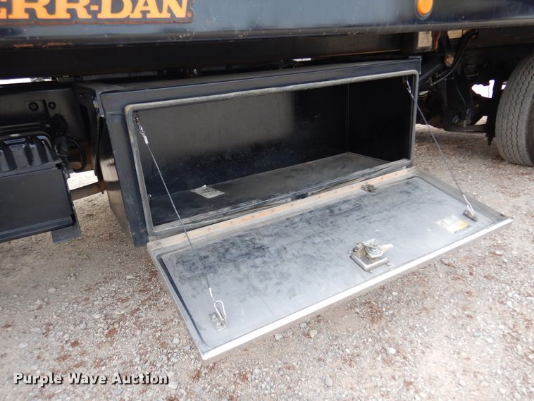 image for item KO9553 2015 Ford F650 Super Duty XLT  rollback truck