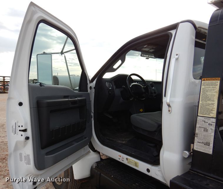 image for item KO9553 2015 Ford F650 Super Duty XLT  rollback truck