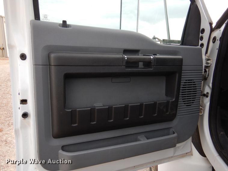 image for item KO9553 2015 Ford F650 Super Duty XLT  rollback truck