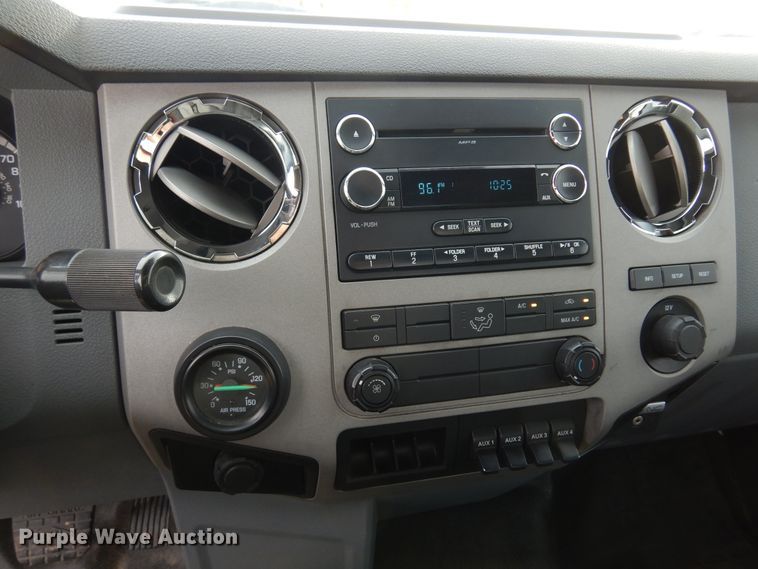 image for item KO9553 2015 Ford F650 Super Duty XLT  rollback truck