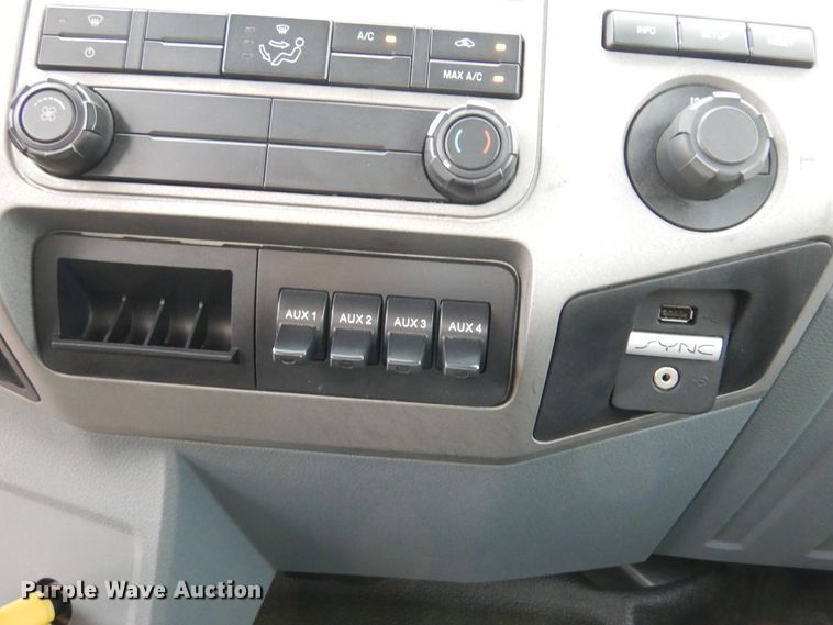 image for item KO9553 2015 Ford F650 Super Duty XLT  rollback truck