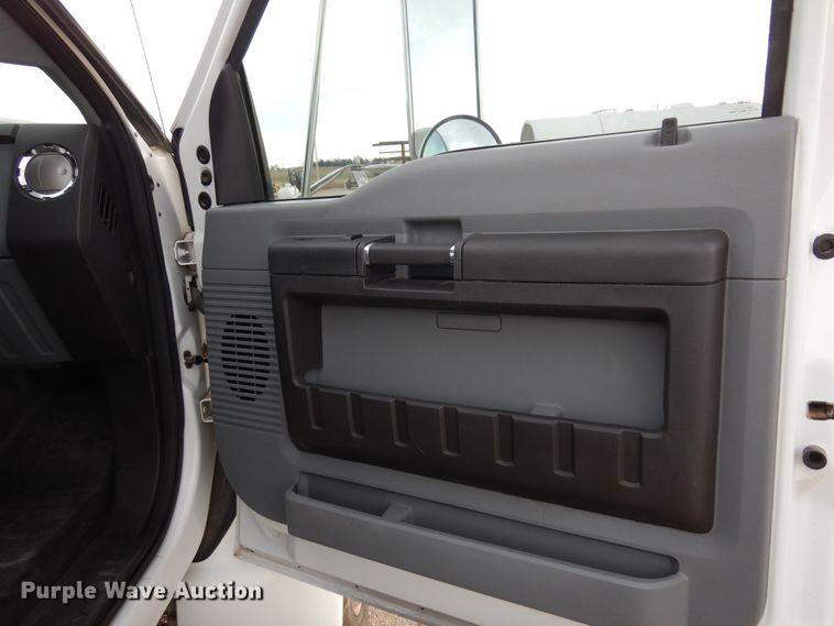 image for item KO9553 2015 Ford F650 Super Duty XLT  rollback truck