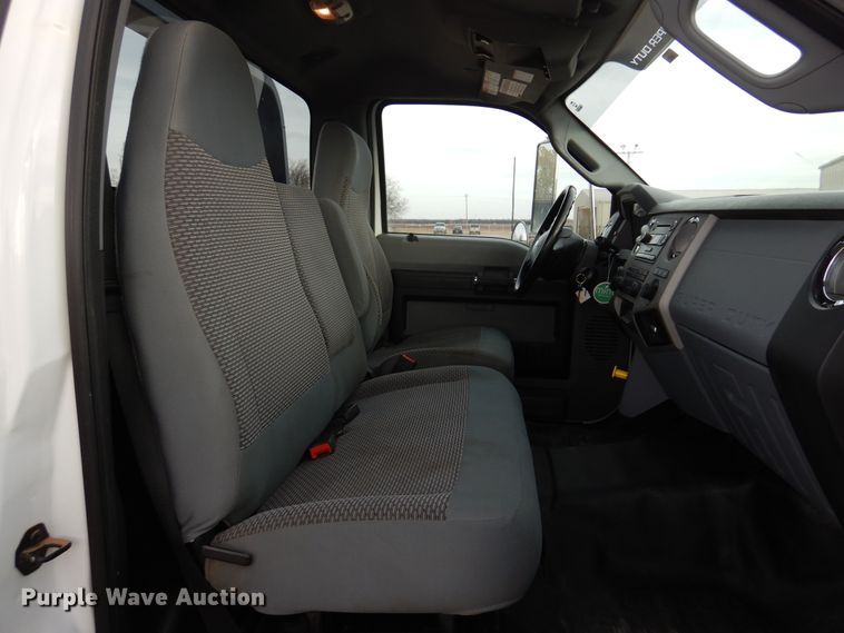 image for item KO9553 2015 Ford F650 Super Duty XLT  rollback truck