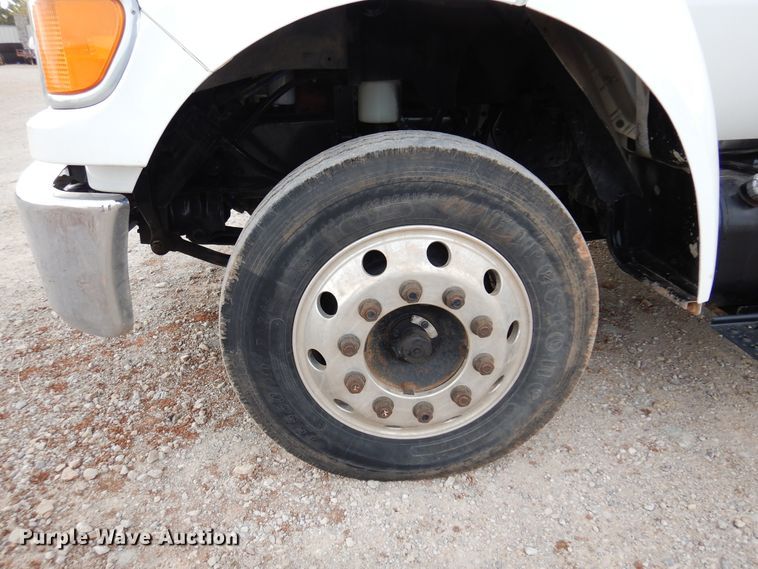 image for item KO9553 2015 Ford F650 Super Duty XLT  rollback truck