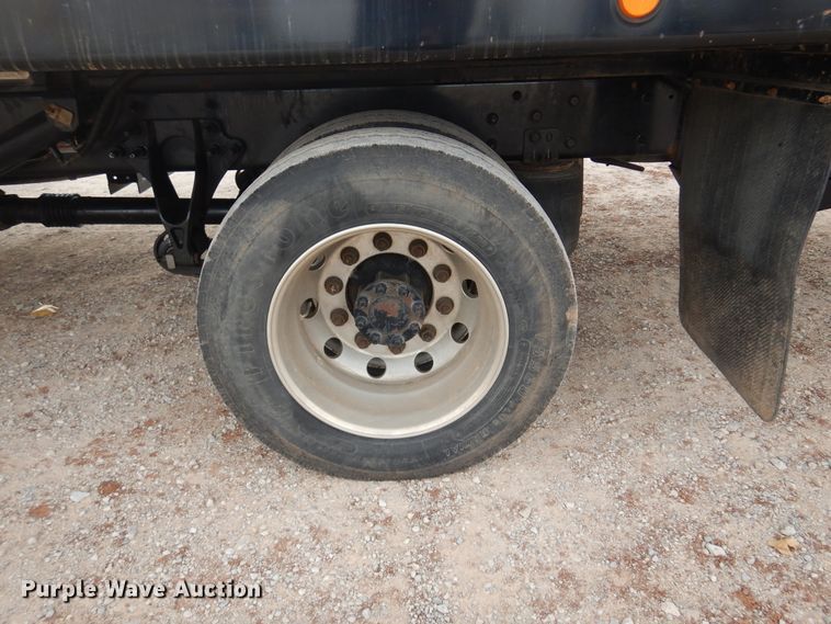 image for item KO9553 2015 Ford F650 Super Duty XLT  rollback truck