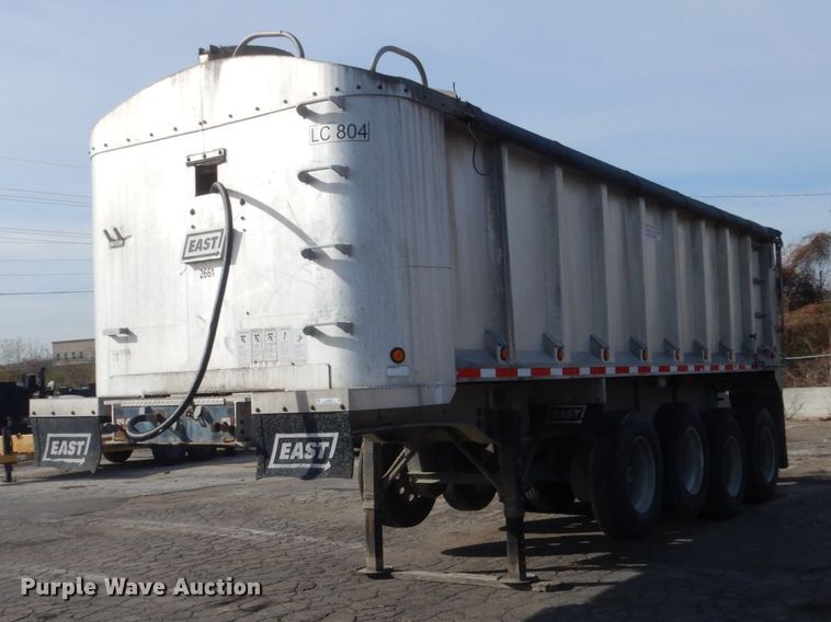 image for item KO9787 2006 East  end dump trailer