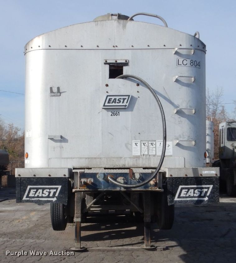 image for item KO9787 2006 East  end dump trailer