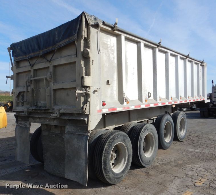 image for item KO9787 2006 East  end dump trailer