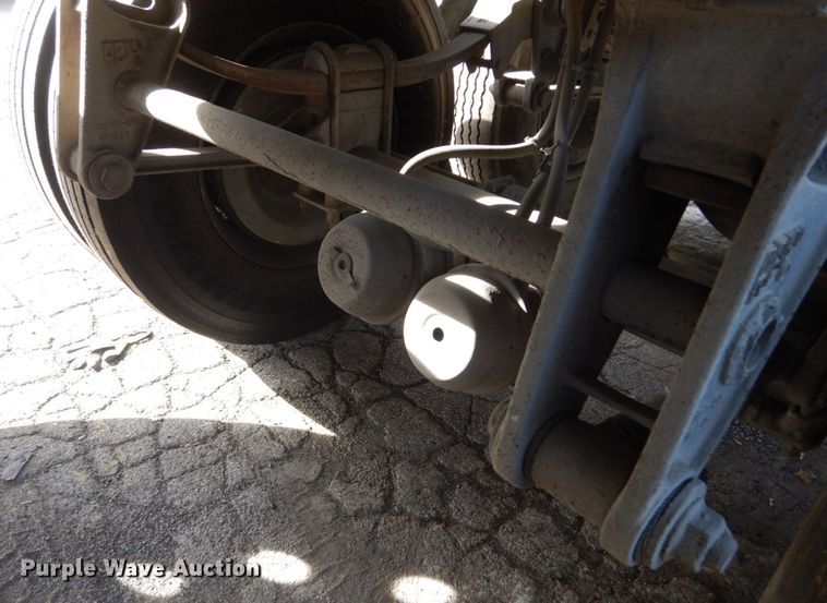 image for item KO9787 2006 East  end dump trailer