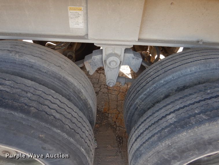 image for item KO9787 2006 East  end dump trailer