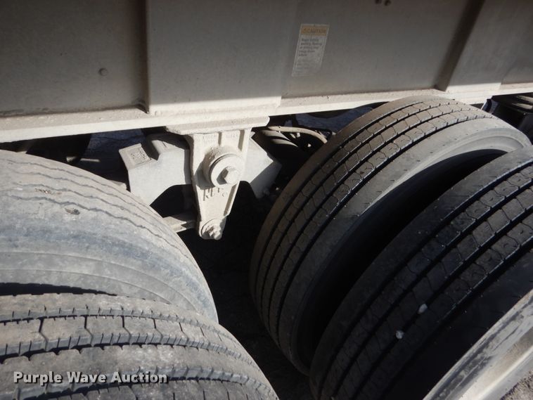 image for item KO9787 2006 East  end dump trailer