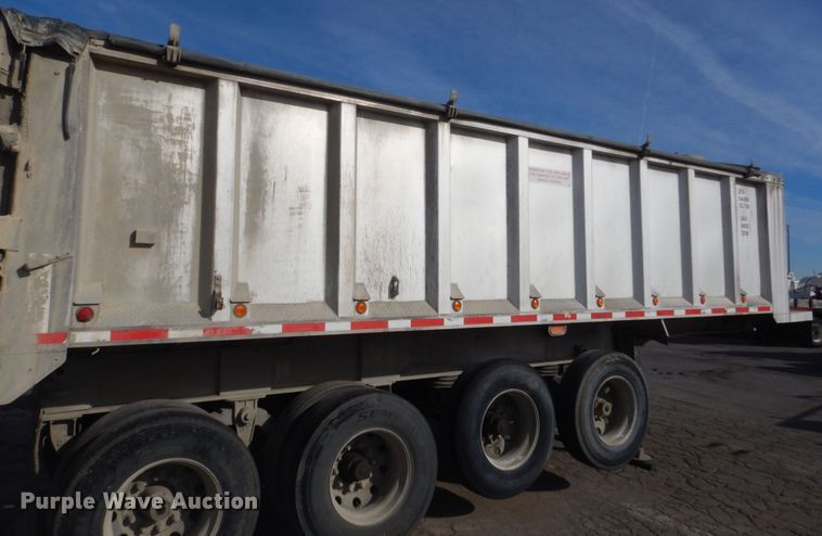 image for item KO9787 2006 East  end dump trailer