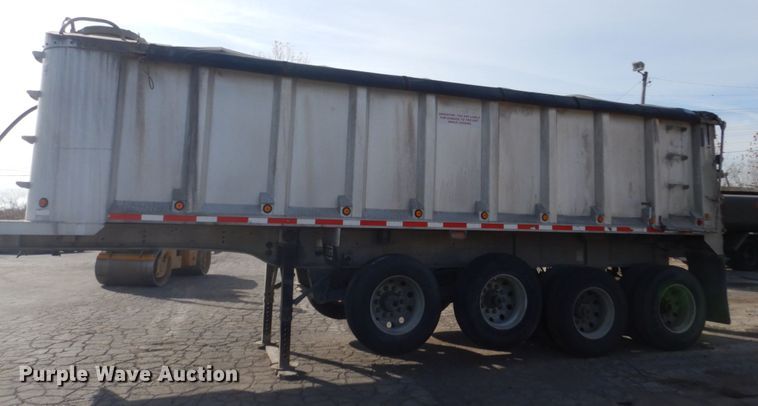 image for item KO9787 2006 East  end dump trailer