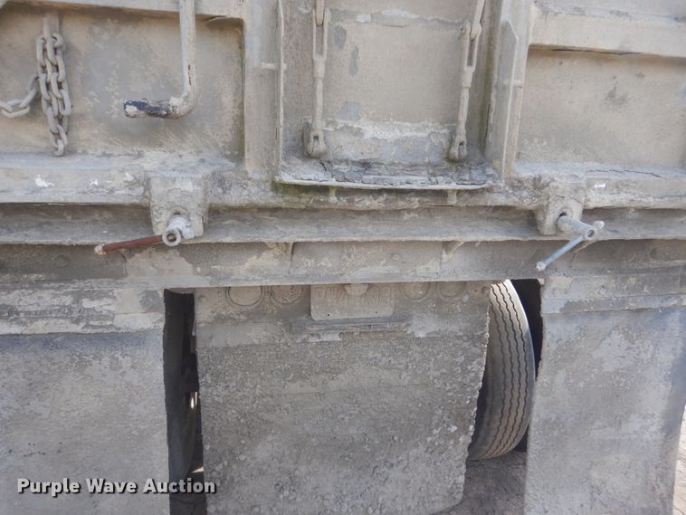 image for item KO9787 2006 East  end dump trailer