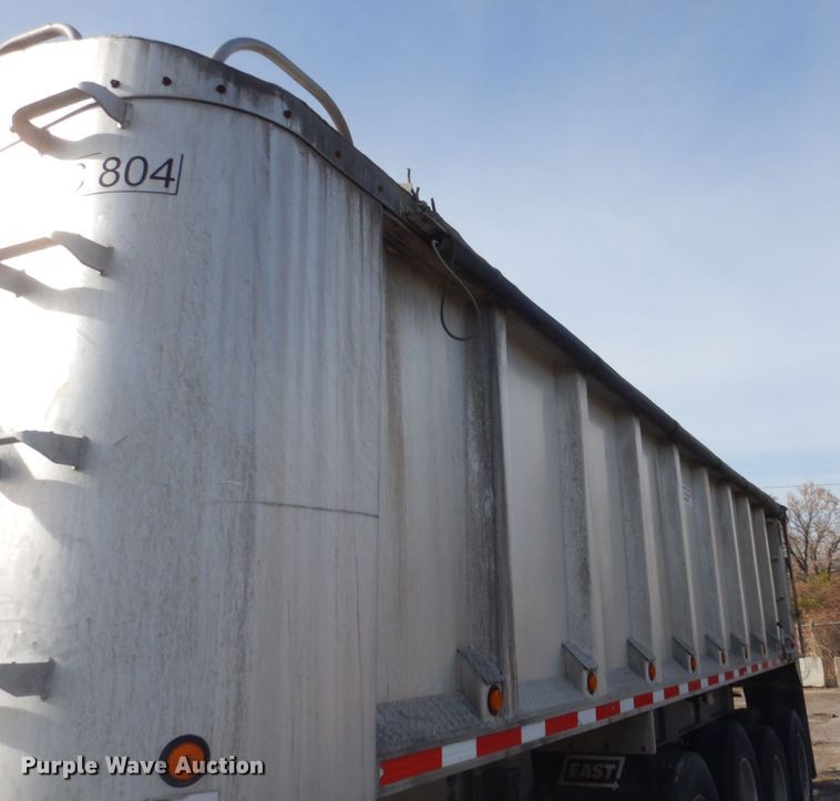 image for item KO9787 2006 East  end dump trailer
