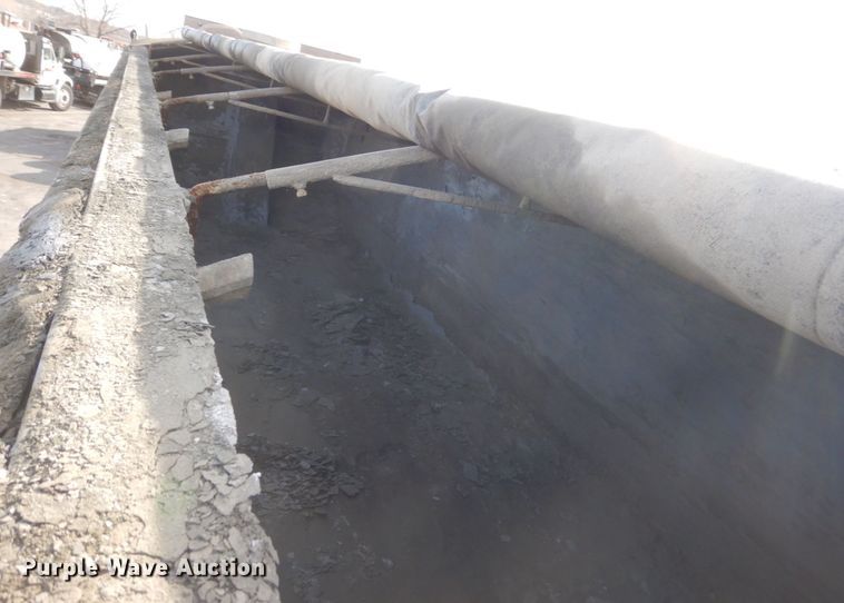 image for item KO9787 2006 East  end dump trailer