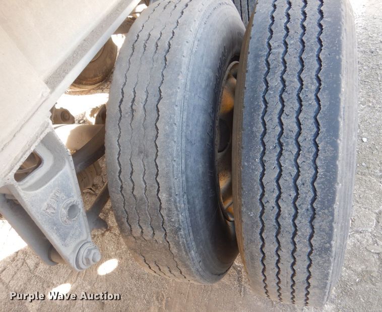 image for item KO9787 2006 East  end dump trailer