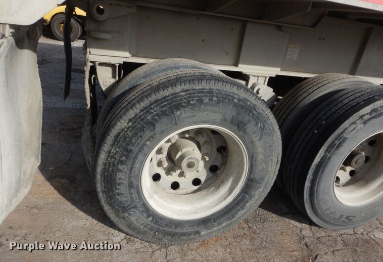 image for item KO9787 2006 East  end dump trailer