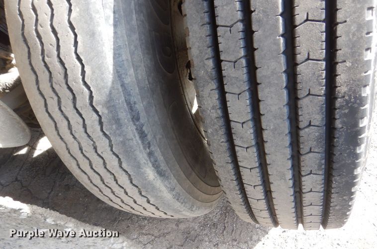 image for item KO9787 2006 East  end dump trailer