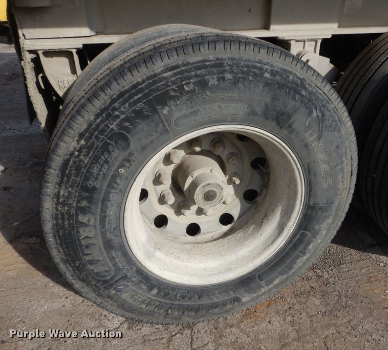 image for item KO9787 2006 East  end dump trailer