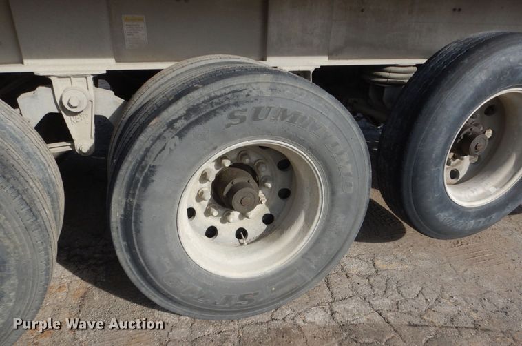 image for item KO9787 2006 East  end dump trailer