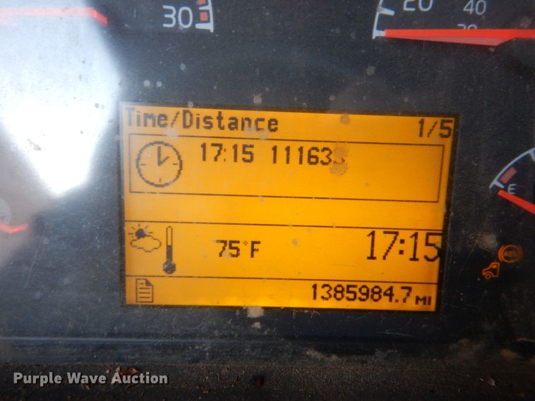 image for item KQ9613 2006 Volvo VNL  semi truck