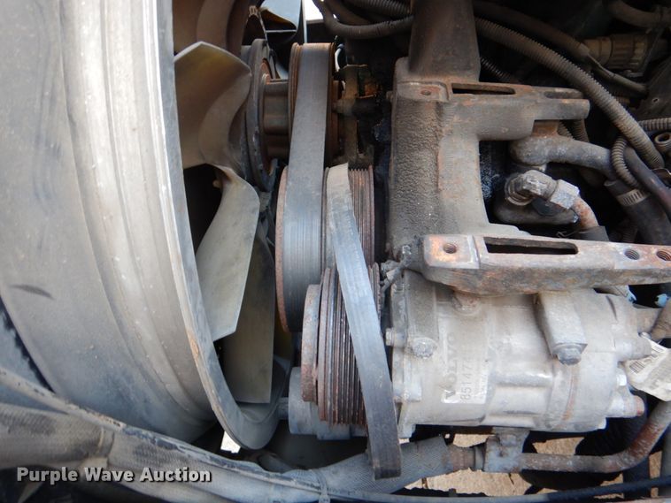 image for item KQ9613 2006 Volvo VNL  semi truck