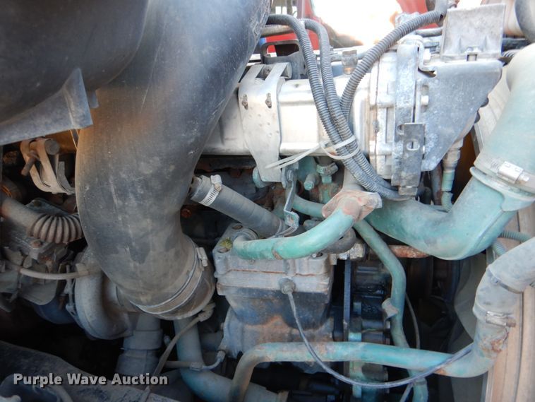 image for item KQ9613 2006 Volvo VNL  semi truck