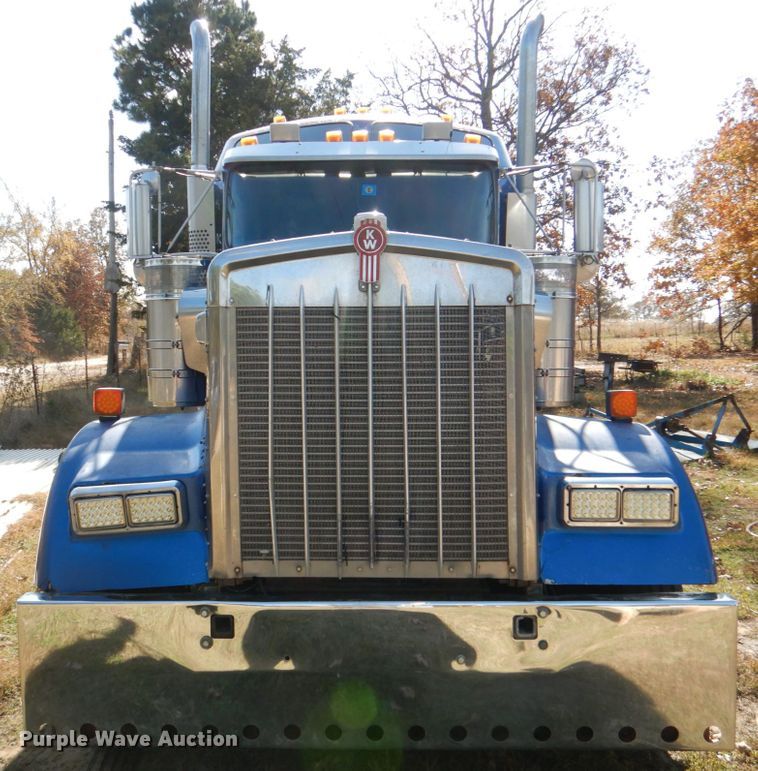 image for item KQ9617 2007 Kenworth W900  semi truck
