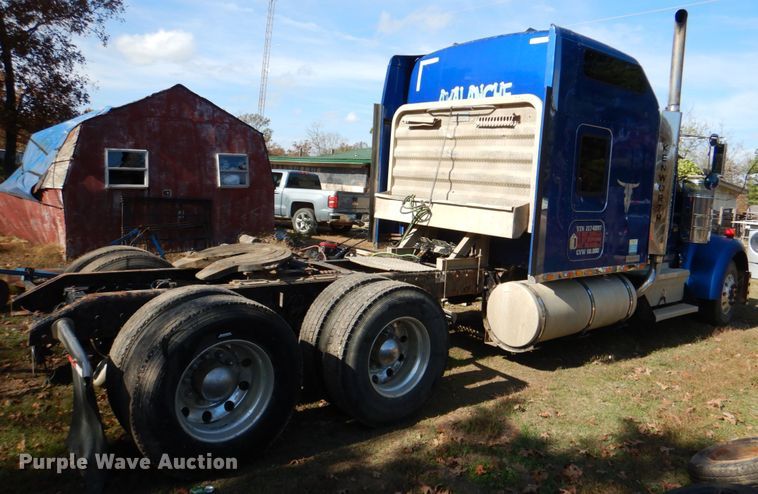 image for item KQ9617 2007 Kenworth W900  semi truck