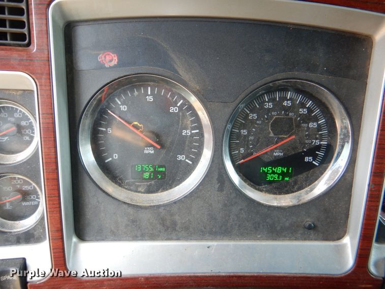 image for item KQ9617 2007 Kenworth W900  semi truck